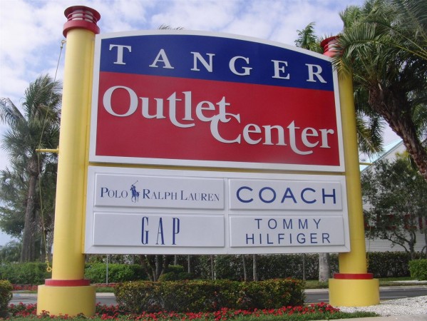 crocs-at-tanger-outlets-fort-myers-florida-2